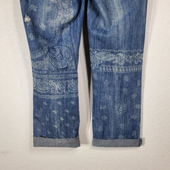 Premiere Rue 21 Womens Size 1/2R Distressed Bandana Print Blue Denim Capri 30x23 - Picture 7 of 8